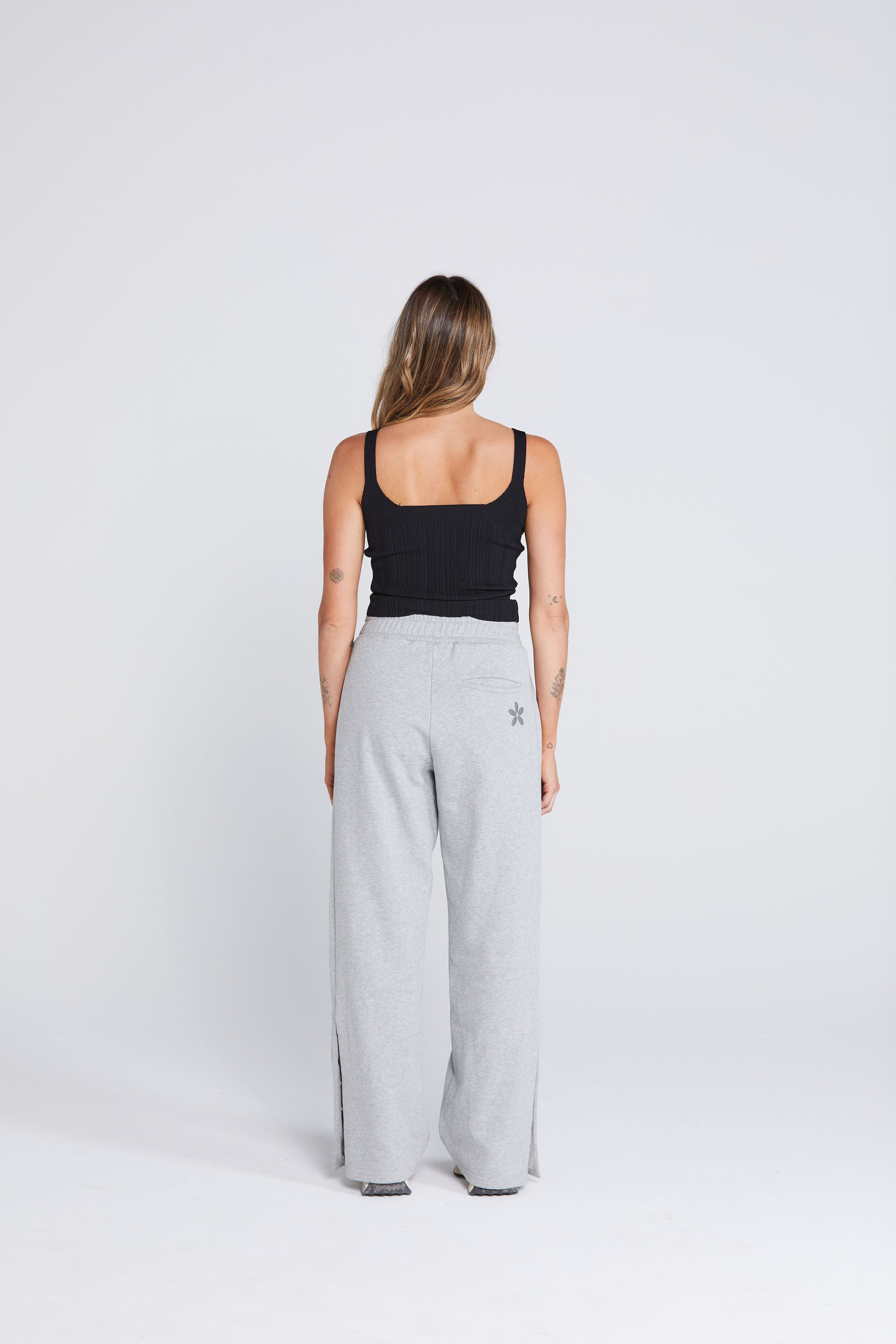 Snappie Trackie - Grey Marle Petal
