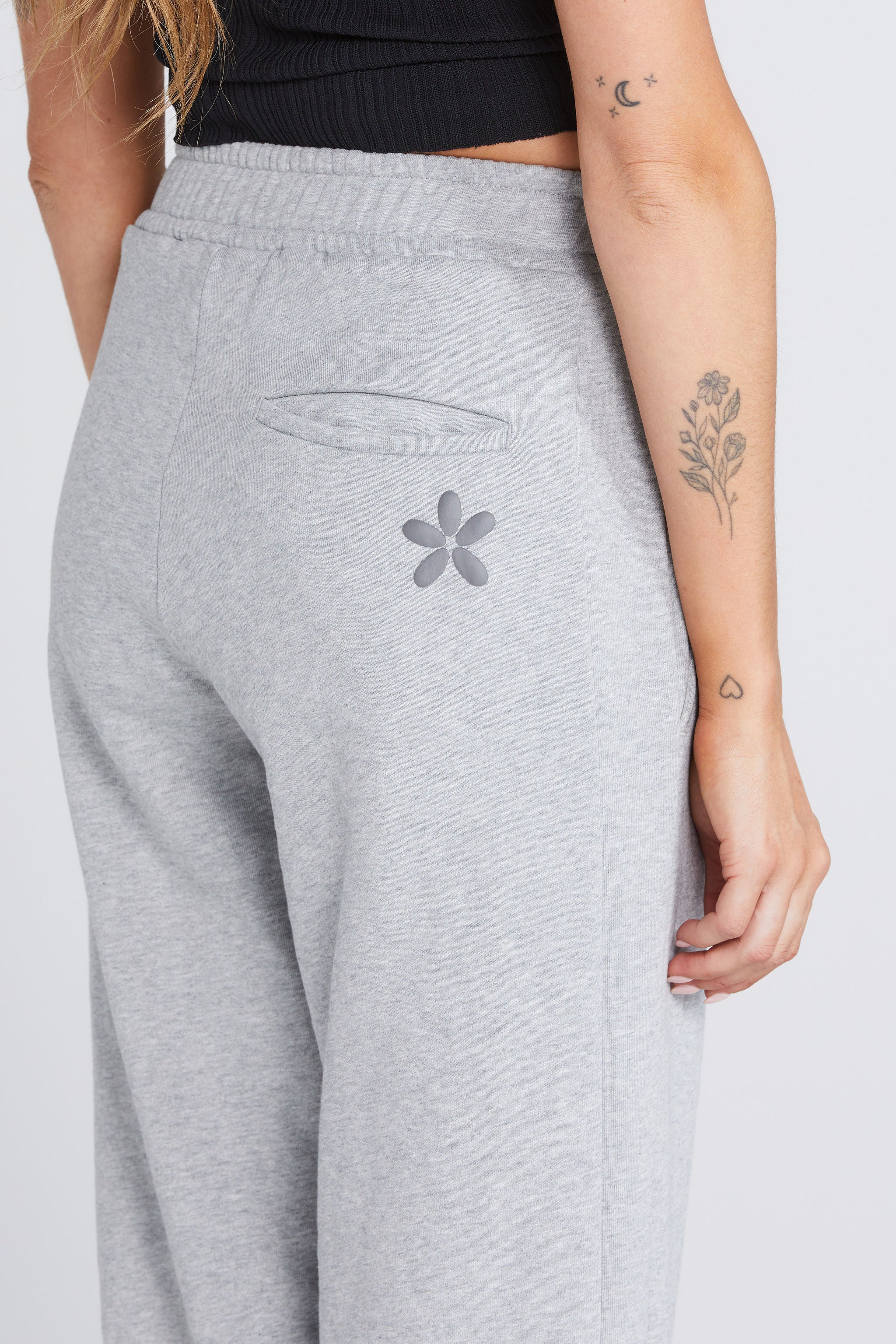 Snappie Trackie - Grey Marle Petal
