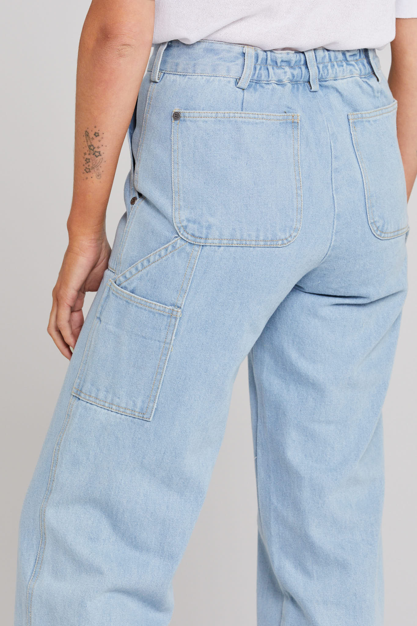Helpful Jean - Stone Wash Denim