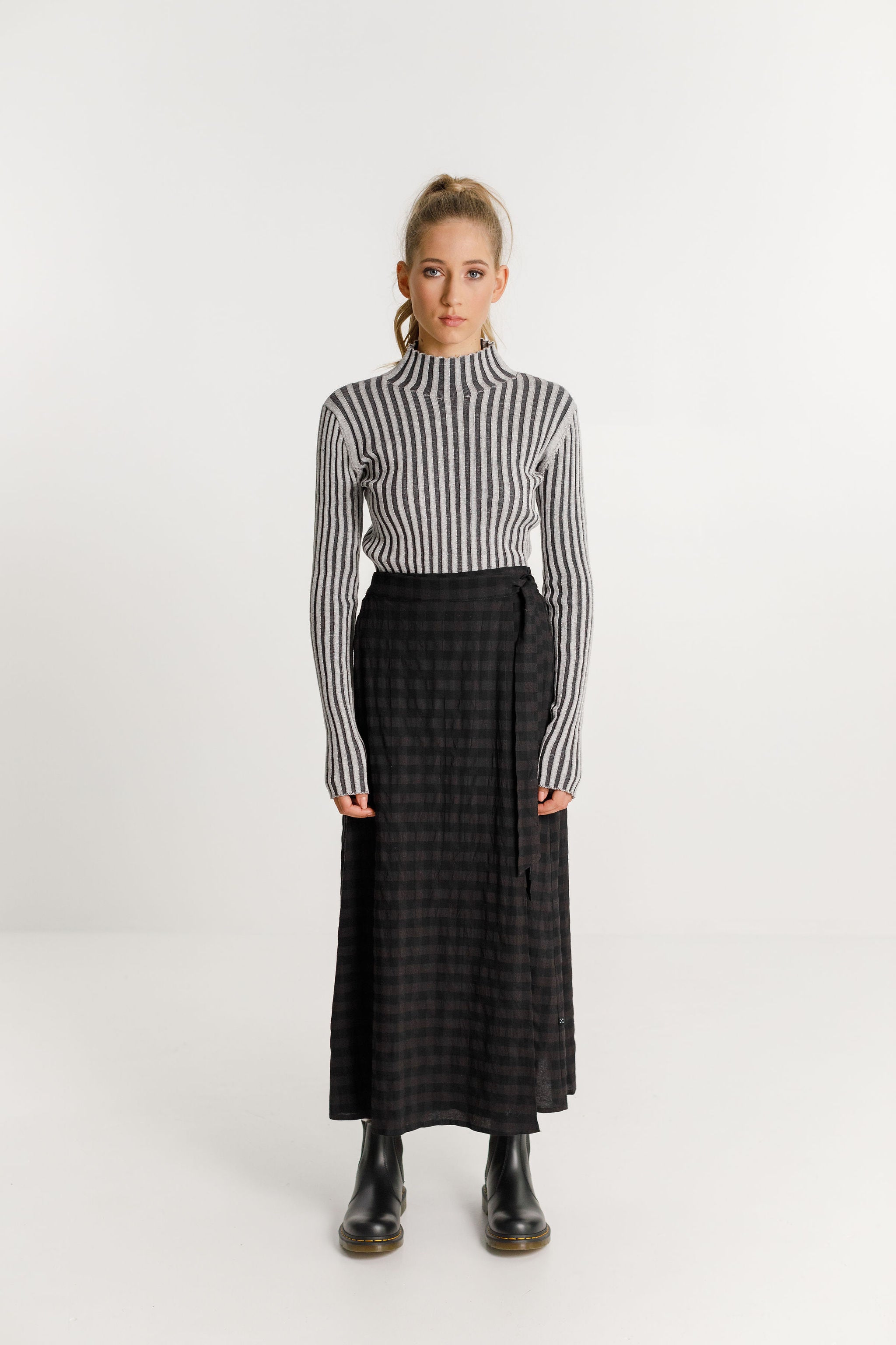 Turtle Neck - Black/Grey Stripe